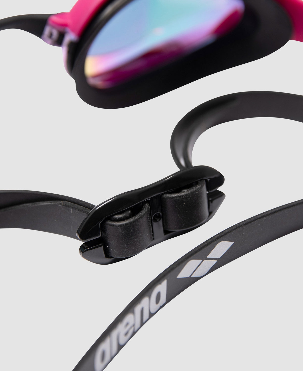 arena Keep a Breast 2026 Cobra Ultra Swipe Mirror Goggle