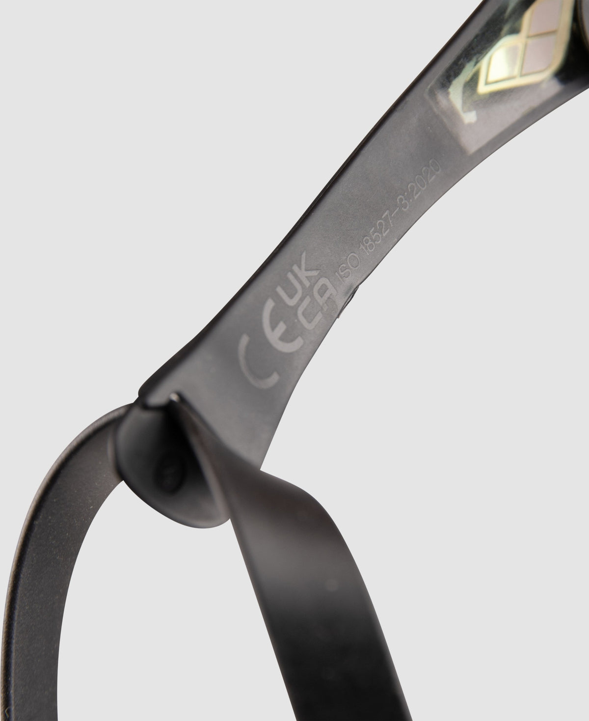 arena Cobra Edge Swipe Mirror