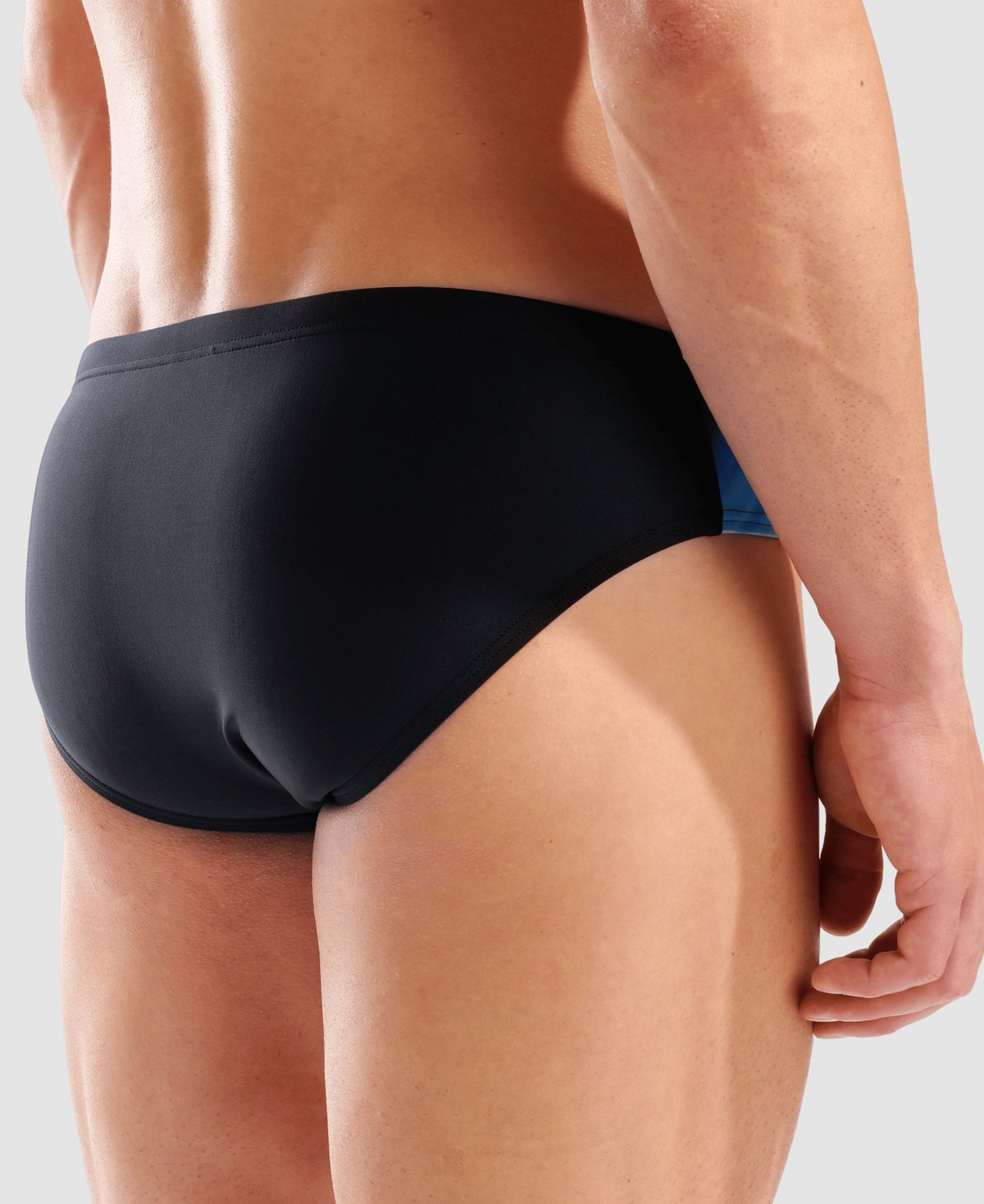 arena Light Swim Briefs Feel Collection