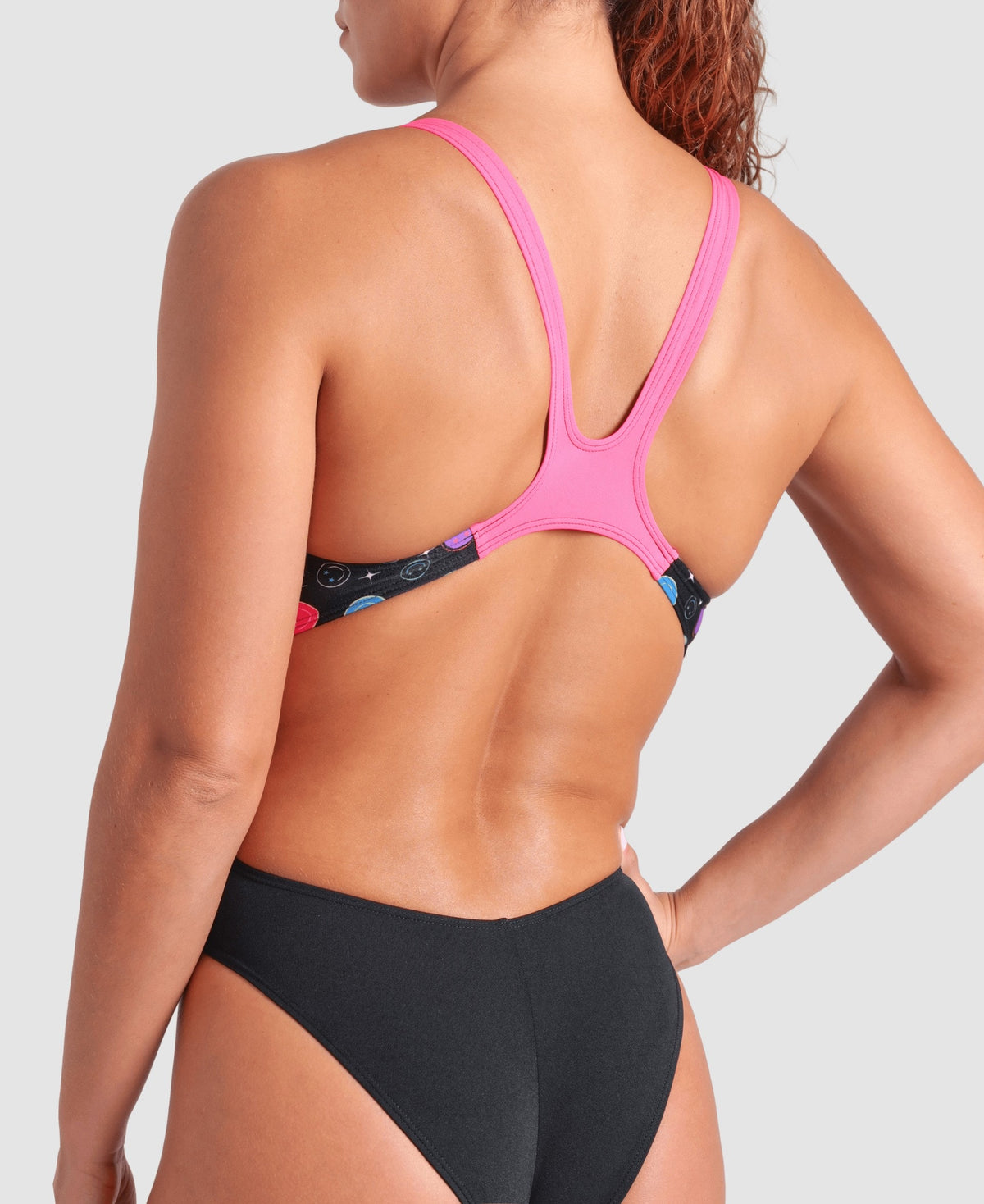 arena Contour Tech Back Seasonal Drop